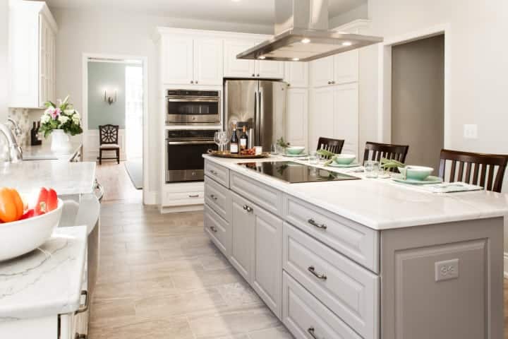 Koch - VERSION 4 Classic Series, Seneca Doorstyle Cabinets