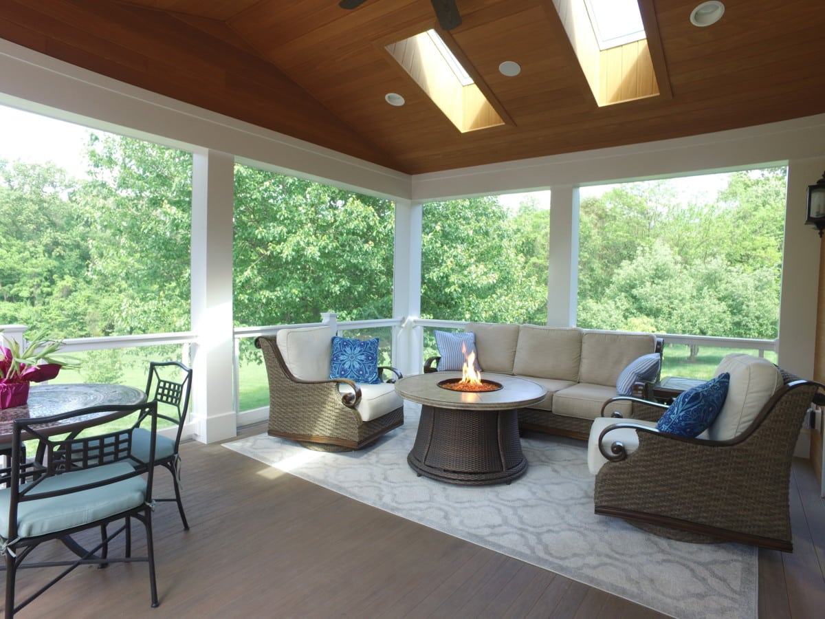 screened-in porch