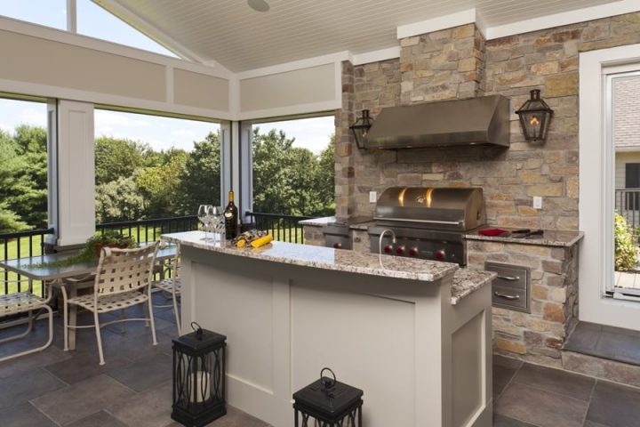 outdoor kitchen