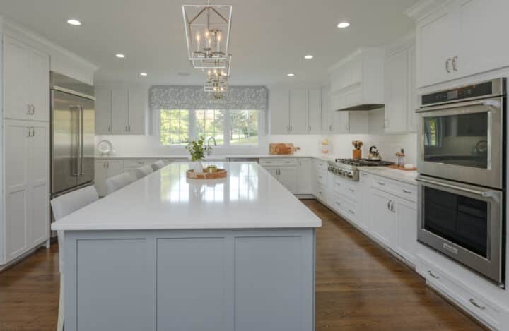 oversize seated island kitchen renovation