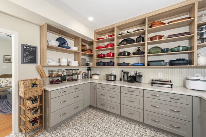 Walk-in pantry, butlers pantry, kitchen storage