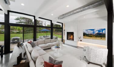industrial style, modern decor, fireplace, black metal beams